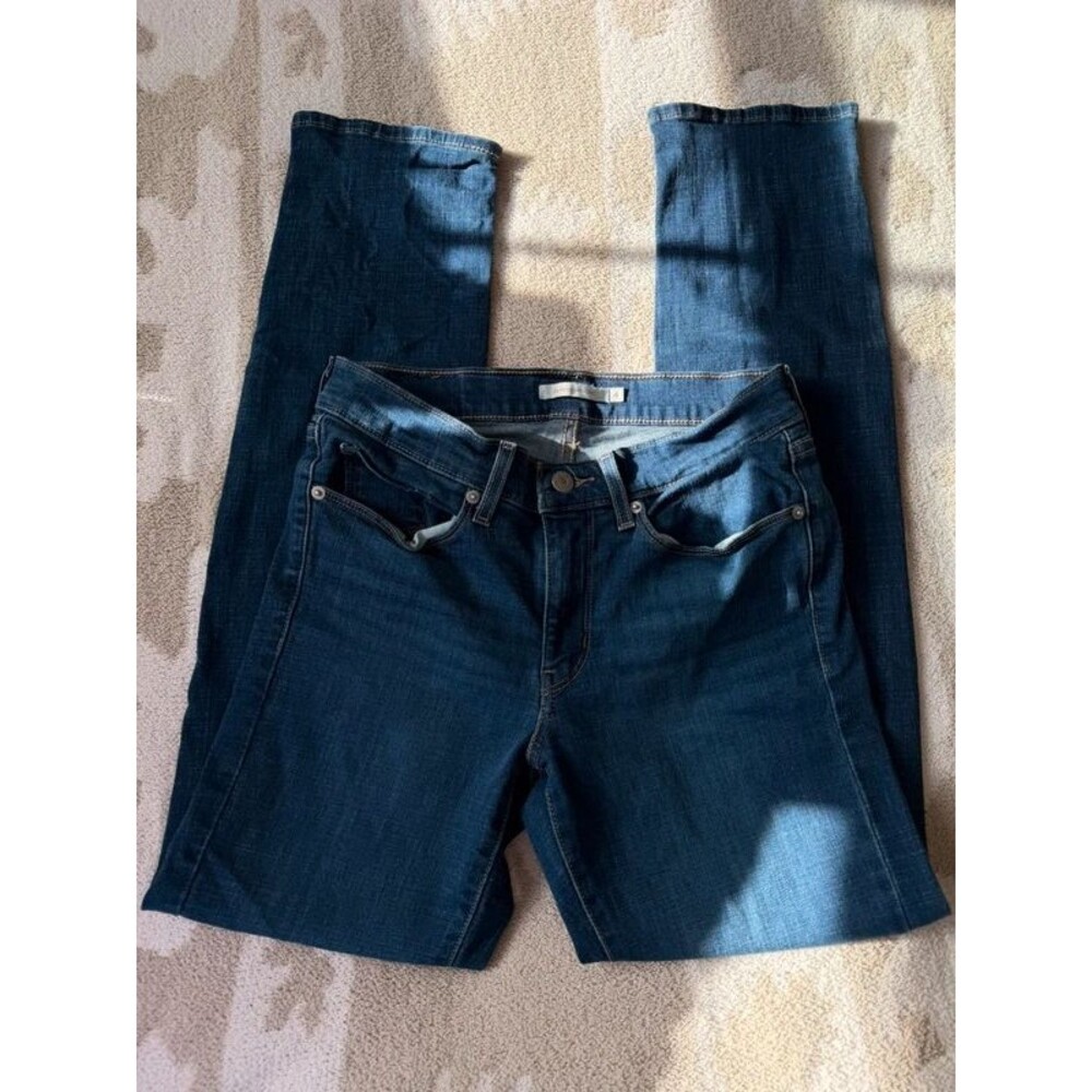 Levi’s Classic Straight Leg Jeans Women’s Size 4 Dark Wash
